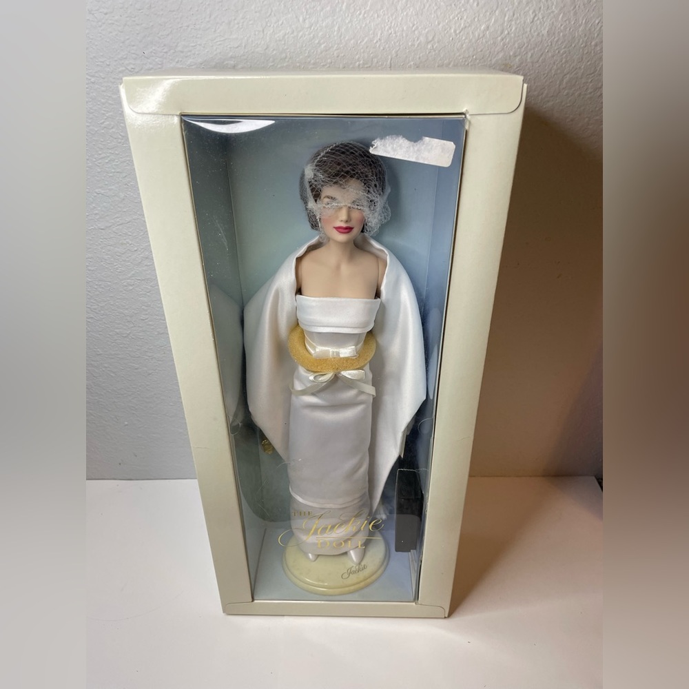 Jacqueline Kennedy Franklin heirloom doll